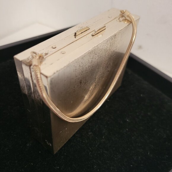 Vintage 50's Ladies Gold Tone Compact and cigarette purse - Picture 2 of 8